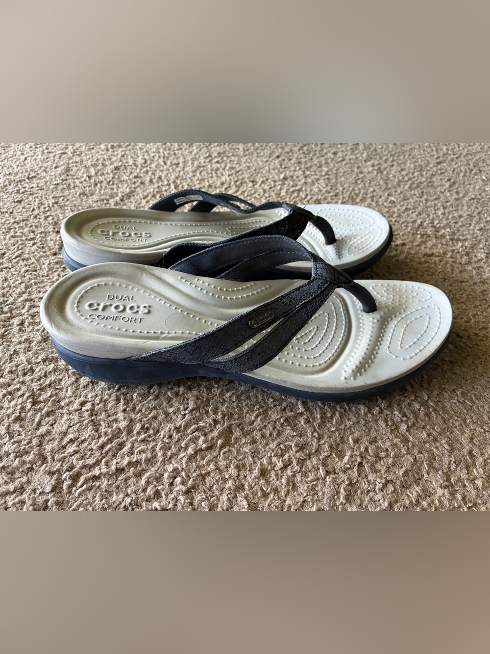 CROCS Women's Dual Comfort Flip Sandals size 10 - navy